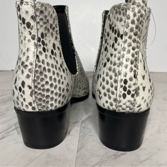 New! Blondo Emelia Chelsea Bootie 8M - Picture 4 of 13